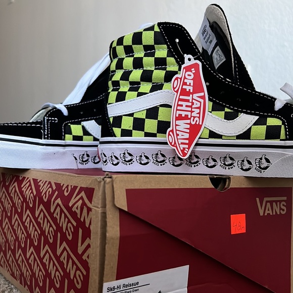 Vans - Picture 2 of 6